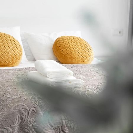 Appartamento Almada Downtown 301 OOporto Esterno foto
